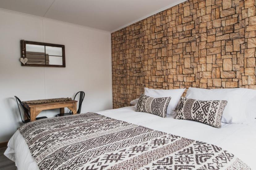 Hostal Lago Condor Puerto Natales Bagian luar foto