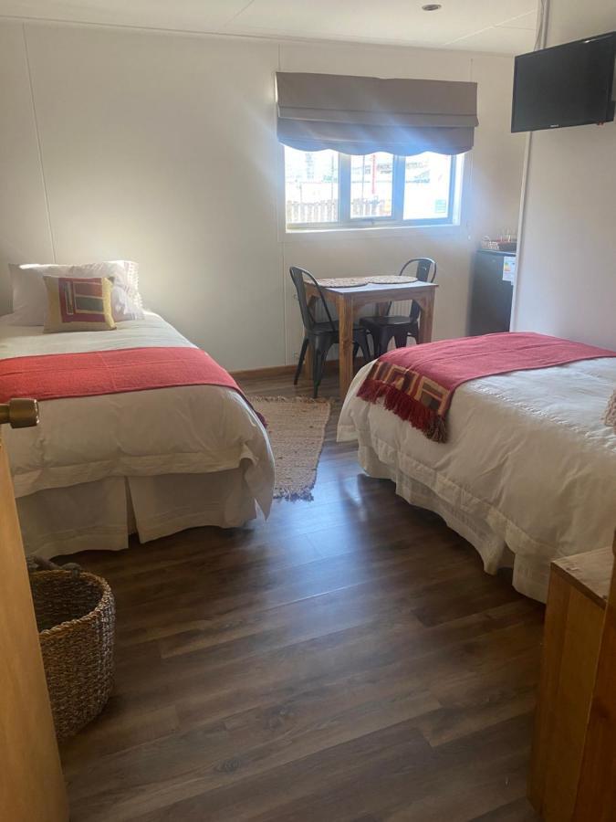 Hostal Lago Condor Puerto Natales Bagian luar foto