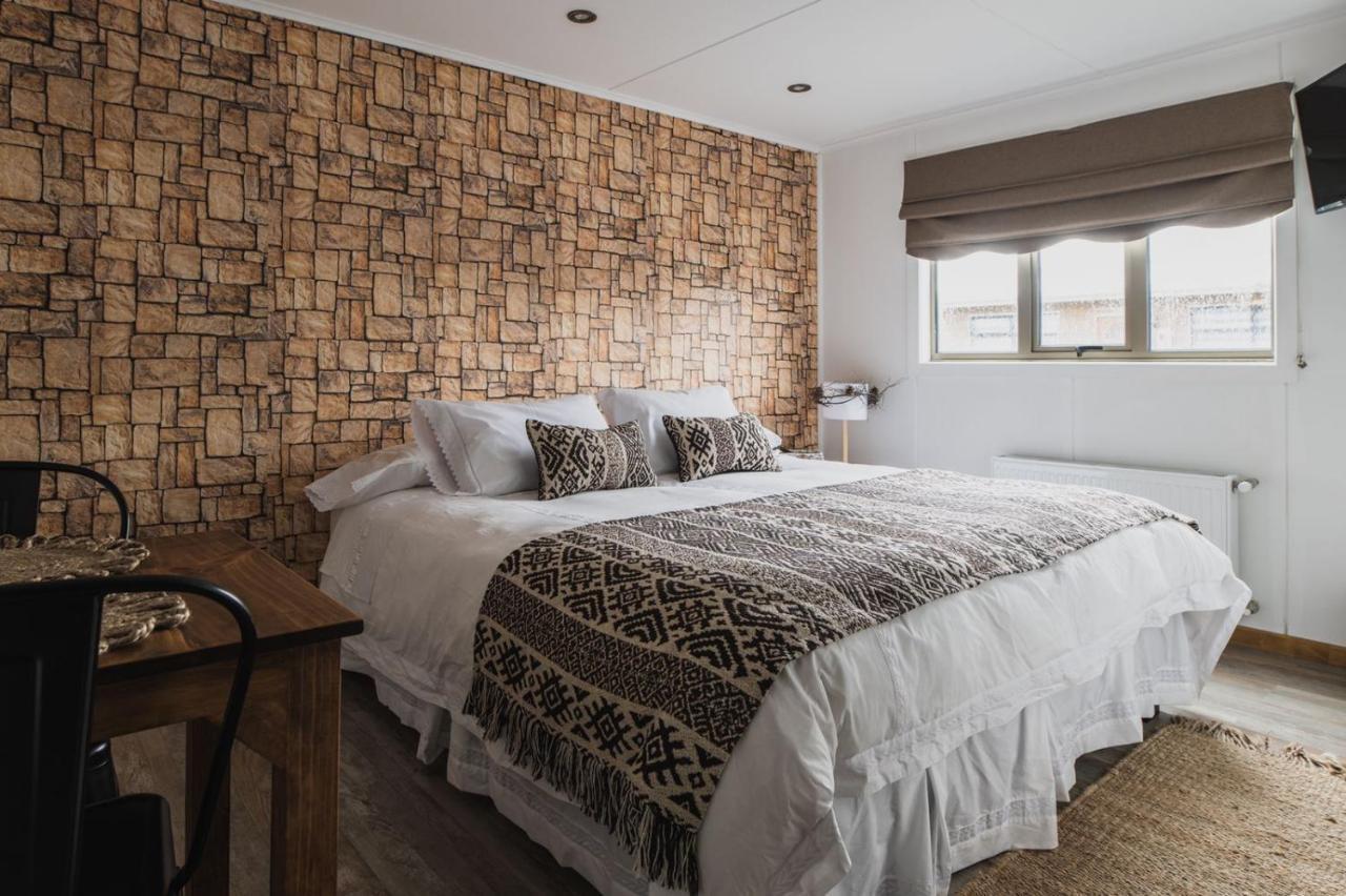 Hostal Lago Condor Puerto Natales Bagian luar foto