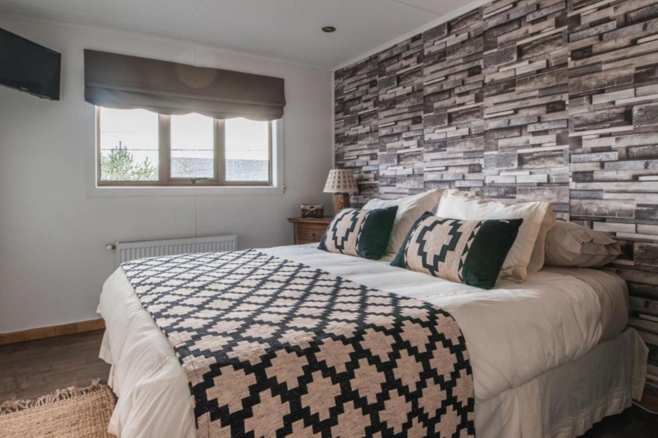 Hostal Lago Condor Puerto Natales Bagian luar foto