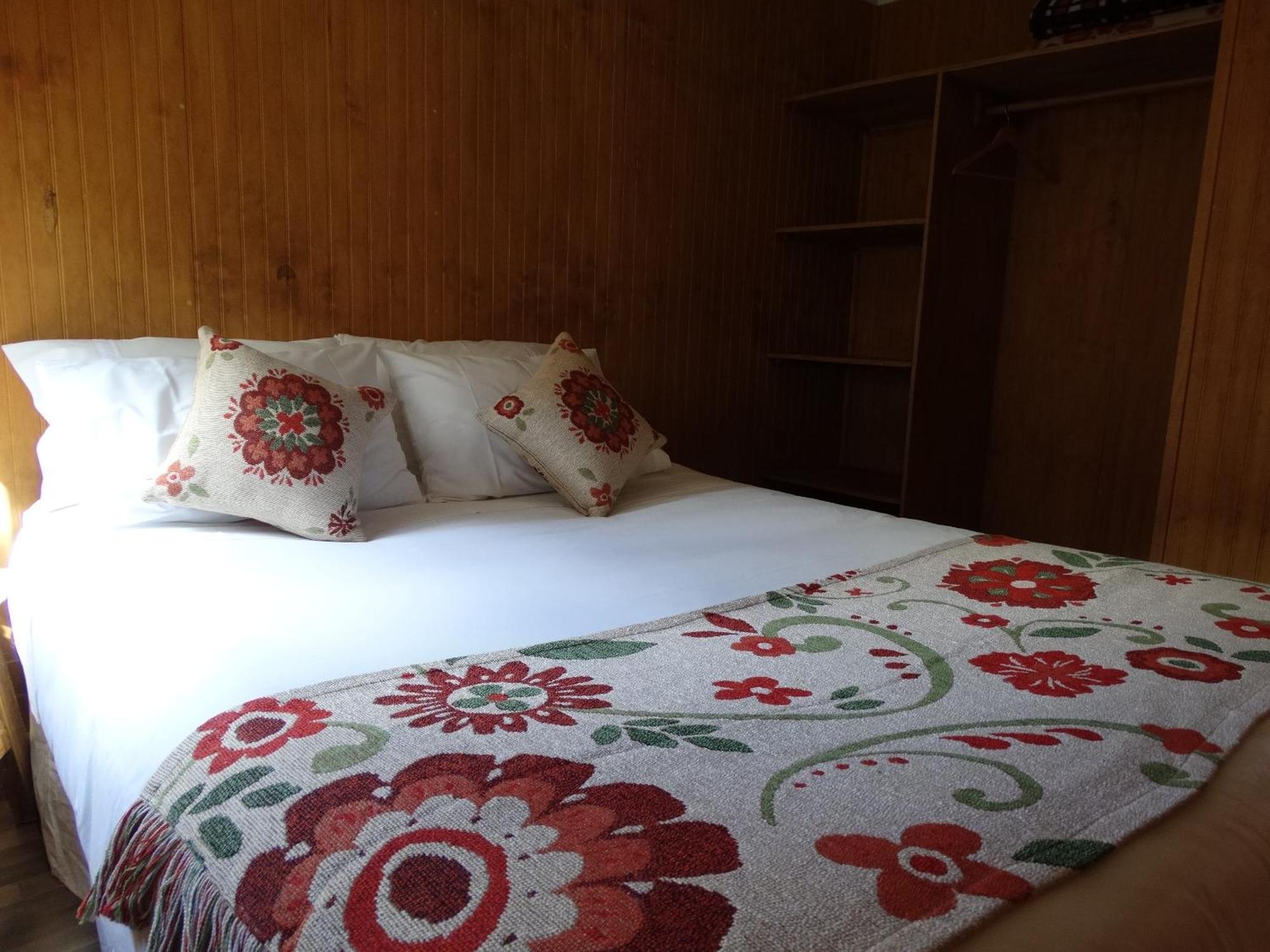 Hostal Lago Condor Puerto Natales Bagian luar foto