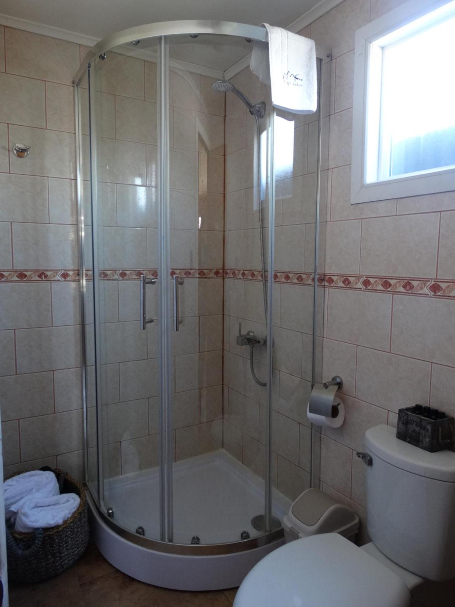 Hostal Lago Condor Puerto Natales Bagian luar foto
