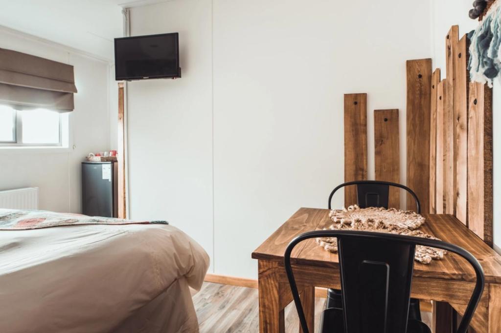 Hostal Lago Condor Puerto Natales Bagian luar foto